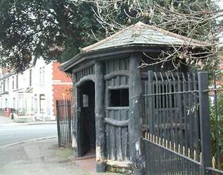 The bus shelter near Grange Gardens, Corporation Road